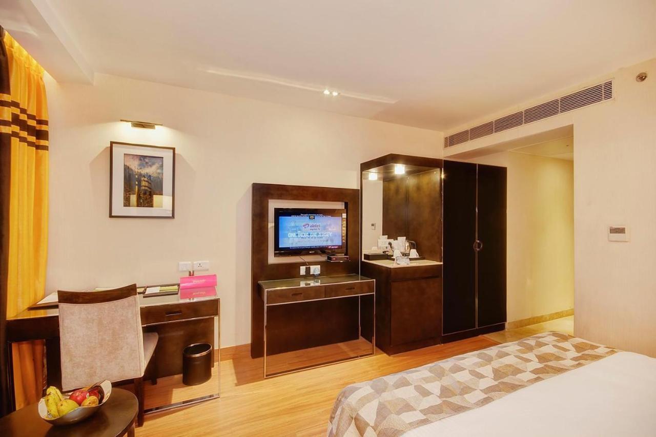 The Palm Spring A Boutique Hotel Naraina Nueva Delhi Exterior foto