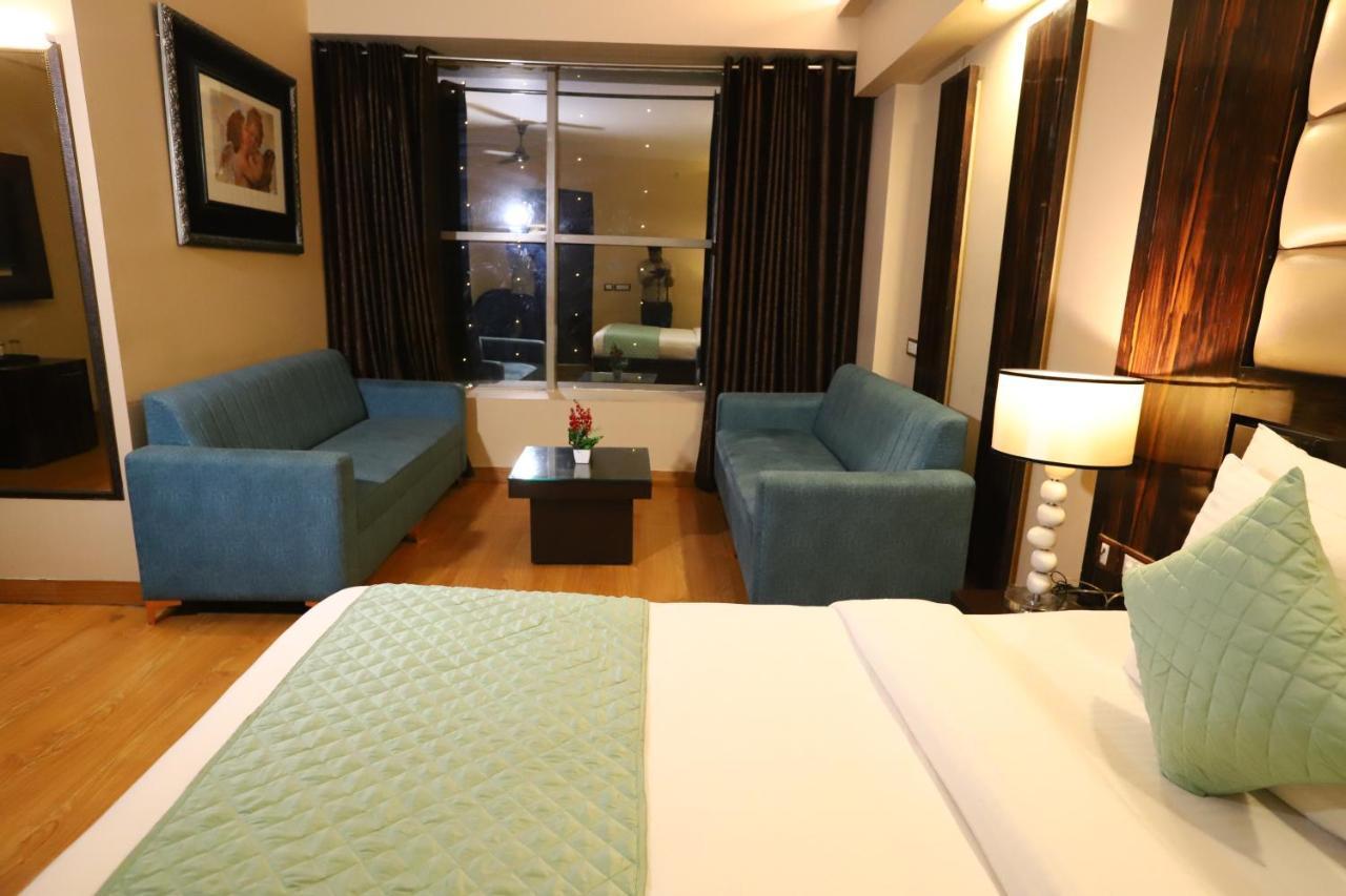 The Palm Spring A Boutique Hotel Naraina Nueva Delhi Exterior foto